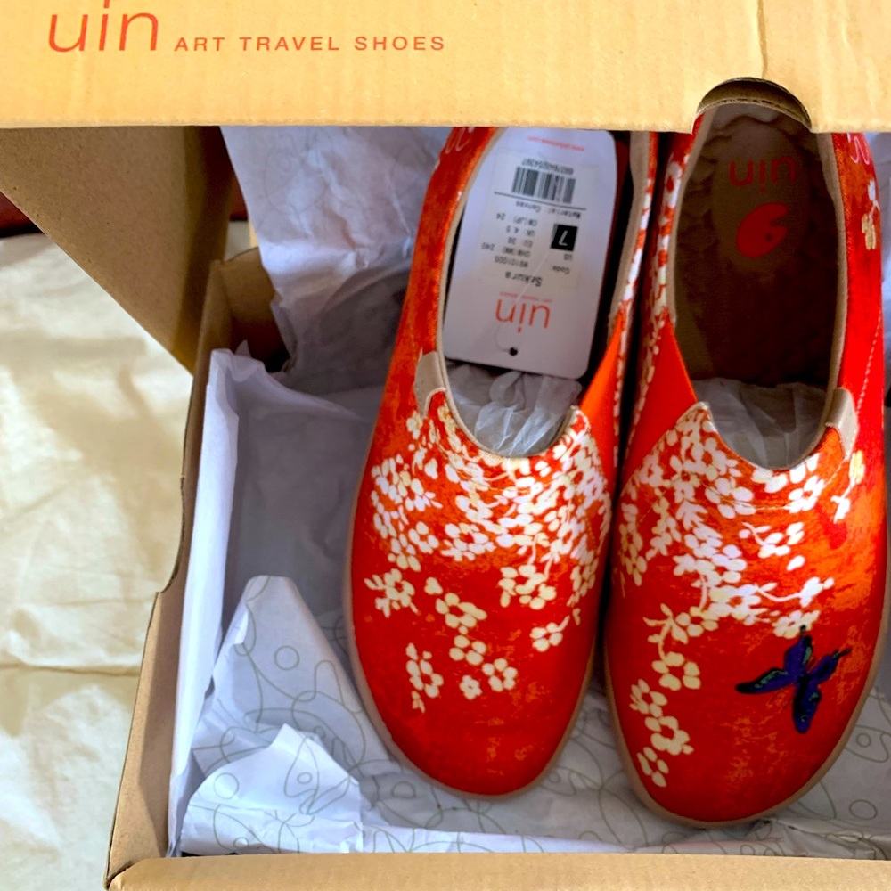 NIB Sakura Uin slip-on canvas shoes 8